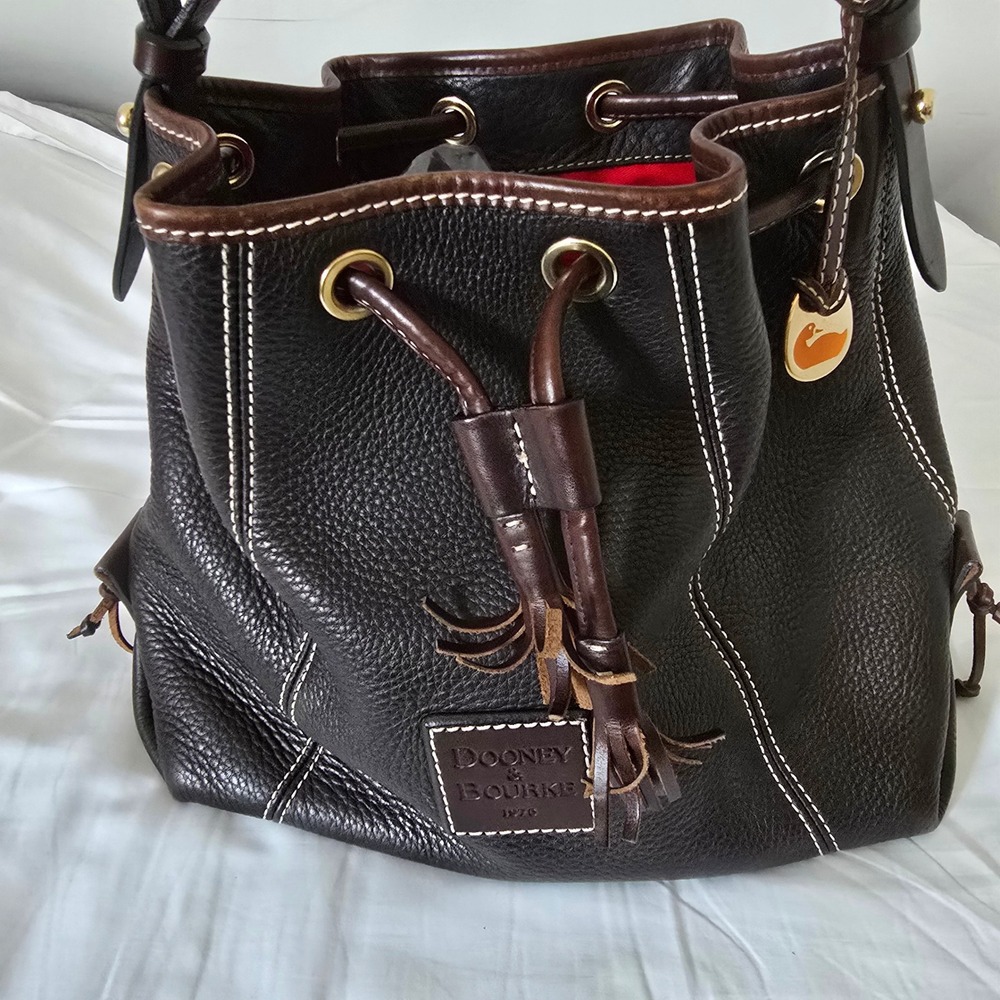 Dooney & Bourke Bucket Bag Womens Medium Brown Pebbled Leather Tassel Drawstring